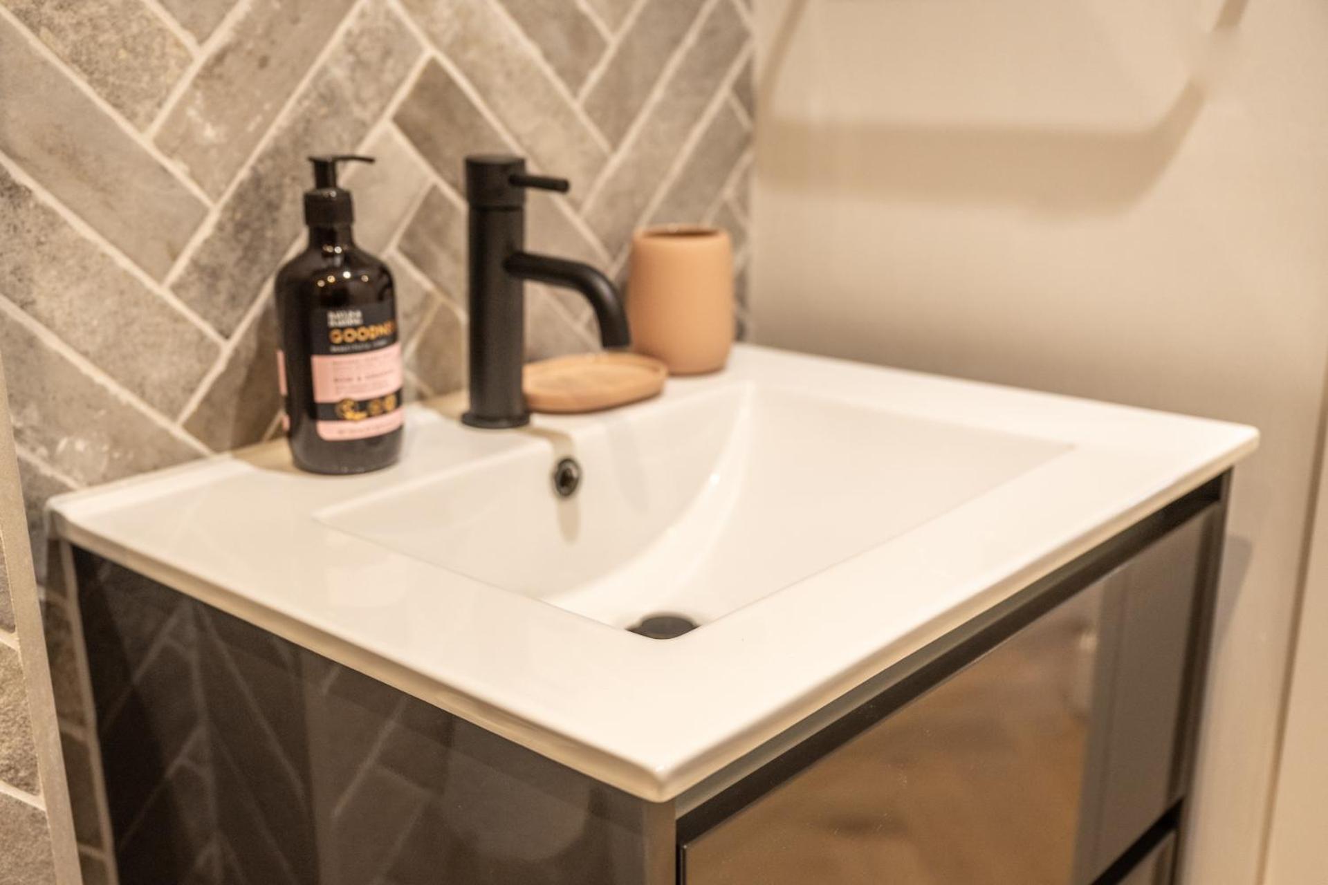 Modern, Stylish Newly Refurbished 2Nd Floor Apartment In Fitzrovia لندن المظهر الخارجي الصورة